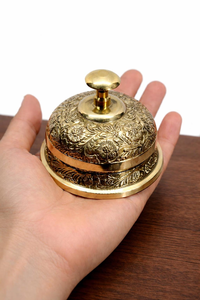 Cloche de service de restaurant plaquée argent de qualité supérieure, ornée de motifs floraux en relief, pour hôtel, réception, café, comptoir, hôtellerie - Product Image 3