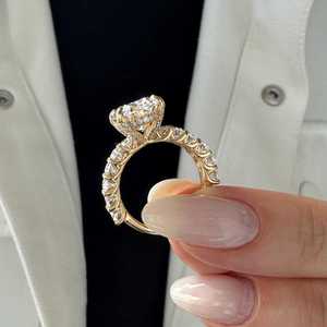 Anillo de Compromiso con Diamante Ovalado de 5 Quilates E VVS2 Cultivado en Laboratorio, Anillo de Diamantes de Lujo de 7.2 CTW, Anillo de Propuesta con Incrustaciones de Diamantes, Certificado IGI - Product Image 5