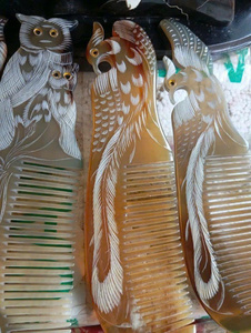 หวีทำมือจากเขาสัตว์ ป้องกันไฟฟ้าสถิตย์ ใช้สำหรับนวดหนังศีรษะ ดูแลเส้นผมทุกวัน ผลิตจากวัสดุเคราตินแบบดั้งเดิม สำหรับการจัดแต่งทรงผม - Product Image 3