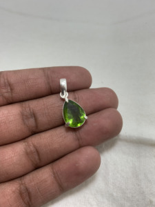 Pendentif en argent en forme de goutte d'eau vert citron scintillant, médaillon minimaliste vert péridot pour femme, bijoux en argent allemand - Product Image 1