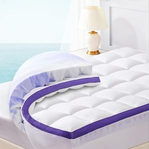 Cubrecolchón de Microfibra Refrigerante, Acolchado, Color Blanco Sólido con Borde de 3-4 Pulgadas de Grosor, 400 Hilos, Personalizable para el Hogar, Uso en Todas las Estaciones - Product Image 1