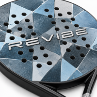 Raket Padel REVIBE INDUSTRY RI-PR-08 Kustom, Permukaan Fiberglass, Inti EVA, Pegangan Serat Karbon Ringan, Poliester, Untuk Pemula & Latihan