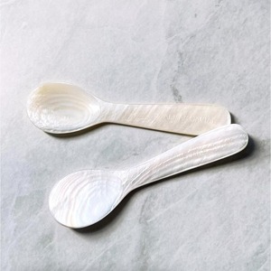99GD Cuillère en nacre naturelle faite à la main Ustensile de table écologique pour café et thé pour caviar et condiments-99 GD - Product Image 1