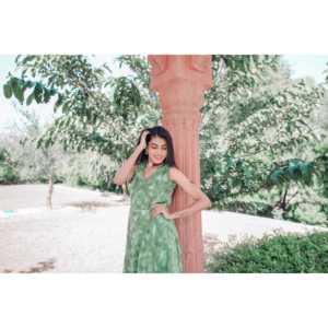 Conjunto de Kurta de Tela Chifón Verde Té, Corte Recto, Talla XS - Product Image 1