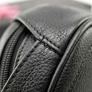 กระเป๋าเครื่องสำอางหนังสีดำ Royal Leather Works พร้อมซิปปิดและกล่องของขวัญ - Product Image 4