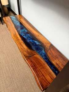 Console d'entrée rectangulaire à double étagère en bois massif et résine époxy bleue, faite à la main, moderne, avec rangement, pour mariage et intérieur - Product Image 6