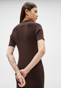 เดรสทรงเข้ารูปแขนสั้นผ้าริบเนื้อนุ่มคุณภาพสูงจากผู้ขายชั้นนำ  ทรงสลิมฟิต ยืดหยุ่นได้  รับสกรีนโลโก้ตามแบบ - Product Image 3