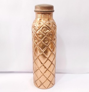 Bouteille d'eau ergonomique en cuivre pur, forme sablier incurvée, vaisselle ayurvédique, vente en gros, polie, réutilisable, voyage, minimaliste - Product Image 6