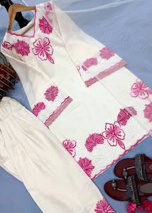 Conjunto de top de satén y pantalón palazzo con dupatta, estilo fiesta de diseñador, en color púrpura. - Product Image 5