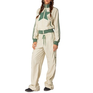 Ensemble de survêtement sport 2 pièces pour femme en tissu peigné, style streetwear personnalisé, coupe courte, motif géométrique, respirant, imperméable et coupe-vent - Product Image 4