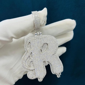 จี้เพชรโมอิสซาไนต์ทรงเหลี่ยมเจียระไนแบบเย็น รุ่นขายดีที่สุด ตัวอักษรตามสั่ง เงินแท้ 925 รับรองโดย IGI ระดับความสะอาด VVS เครื่องประดับฮิปฮอป - Product Image 5