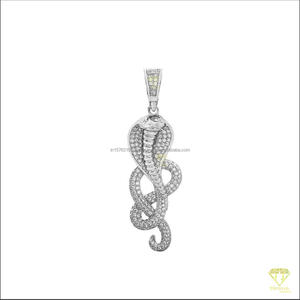 Pendentif Serpent Plaqué Or 18K Fait Main avec Design Animal Sertie de Pierres Moissanite Certifiées GIA – Cadeau Idéal - Product Image 4