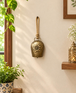 Campana Decorativa Metálica Colgante para Puerta, Diseño Floral Rústico, Decoración de Pared para Entrada de Casa o Jardín, Campana con Cuerda, Regalo, Venta al Por Mayor - Product Image 1