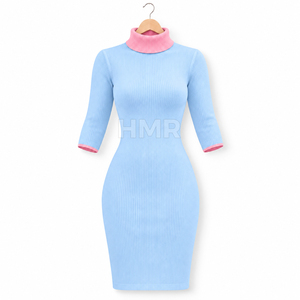 Vestido ajustado de punto azul claro con cuello alto y ribete en contraste rosa de manga tres cuartos de la hermandad HMR Sorority - Product Image 1