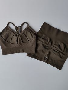 Ensemble de yoga personnalisé : Soutien-gorge de sport et short taille haute pour l'entraînement, vêtements de sport respirants et extensibles pour la gym et le fitness - Product Image 2