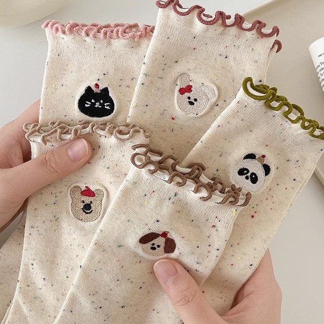 Factory Wholesale High-quality Women's Colorful Dots Ruffled Edge Cotton Crew Socks Cartoon Animal Embroidery Socks