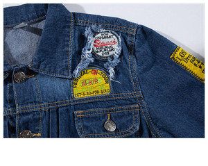 Blouson en jean pour homme style universitaire, design à patchs, col rabattu, coupe ample, respirant, doublure polaire, effet délavé - Product Image 4