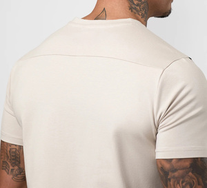 Conjunto de Camiseta y Pantalones Cortos para Hombre de Alta Calidad con Logotipo Personalizado y Cintas Adhesivas - Traje Deportivo de Verano de Secado Rápido, Transpirable y Suave al Tacto - Product Image 4