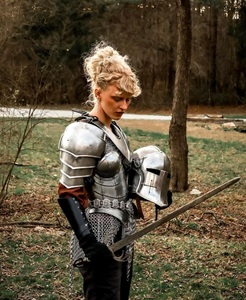 Conjunto de Armadura Medieval para Mujer, Armadura de Caballero Barbute, Cota de Malla Antigua y Cuirras de Placa, Disfraz de Halloween para Cosplay Femenino - Product Image 2