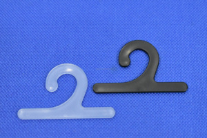 Cintre de qualité supérieure H49, crochet à vêtements, petit crochet en plastique 4,9 x 3 cm, cintre pour chaussettes, masques, pantalons, fabriqué au Vietnam - Product Image 4