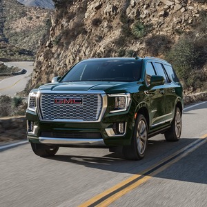 Offre exceptionnelle GMC Yukon Denali SUV familial de luxe, habitacle spacieux, caractéristiques de sécurité avancées et conduite sur route fluide - Product Image 5