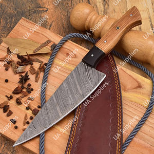 Couteau de Chef Professionnel Moderne Léger en Acier Damas Ambidextre Fabriqué sur Mesure avec Manche Intégral à Motif Torsadé et Manche en Olive Naturelle - Product Image 2