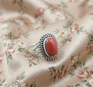 Bague Vintage en Corail Rouge et Argent Sterling 925 Plaqué Or Rose et Or Jaune, Faite à la Main, Style Bohème, Bijou Grosse Pierre pour Femme et Homme - Product Image 6