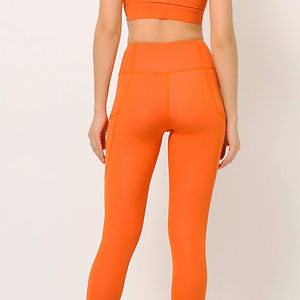 Nuevo Conjunto de Yoga para Mujer con Costuras Reforzadas, Logotipo/Colores Personalizables, Antiarrugas, Transpirable, Calidad Premium, Precio Económico - Product Image 3