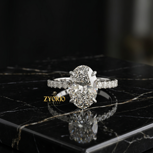 Anillo de Compromiso Solitario de Oro de 18K con Corte Ovalado, Anillo de Boda con Banda Pavé de Lujo, Joyería Nupcial Elegante - Product Image 2