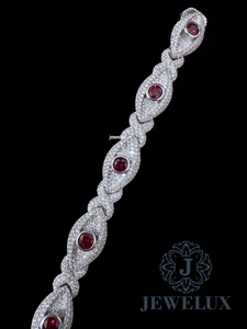 Bracelet tennis élégant et luxueux en diamants pour femmes, finition haute brillance et fermoir sécurisé, disponible au prix export. - Product Image 3