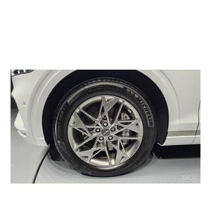 Genesis GV70 2.5T Gasolina AWD con Caja de Cambios Automática y Asientos de Cuero, Volante a la Izquierda, Cámara Trasera - Marzo 2024, 9,798 km - Product Image 5