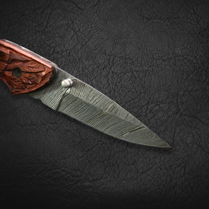 Couteau utilitaire pliant artisanal à lame droite de type Drop Point avec lame en acier Damas, manche en bois et étui en cuir - Qualité DIY - Product Image 2
