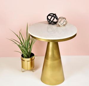 Mesa Auxiliar Moderna con Tapa Redonda de Mármol y Base de Latón, Pieza Decorativa para Sala de Estar Interior - Product Image 1