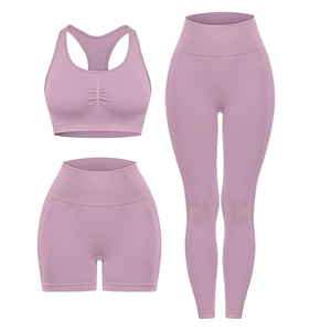 Ensemble de sport 3 pièces pour femme, uni, sans couture, pour yoga et entraînement, avec soutien-gorge de sport dos nu et short froncé aux fesses, anti-transpiration - Product Image 1