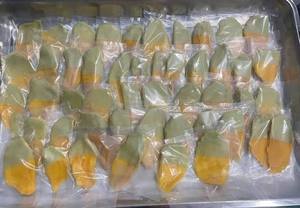 ขนมมะม่วงอบแห้งเคลือบช็อกโกแลตเวียดนาม – มะม่วงหั่นชิ้นหนึบหนับเคลือบด้วยช็อกโกแลตสี่รสชาติสุดหรู - Product Image 1