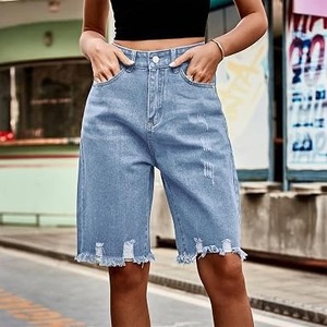 Shorts en jean bleu tendance, style streetwear vintage, peints à la main, longueur genou, taille mi-haute, coupe droite - Product Image 1