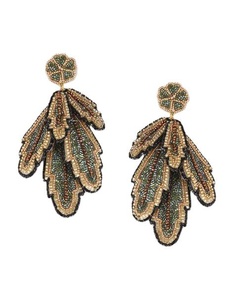 Pendientes con diseño de hoja bordados a mano con cuentas, con un hermoso diseño nuevo y acabado premium. - Product Image 1