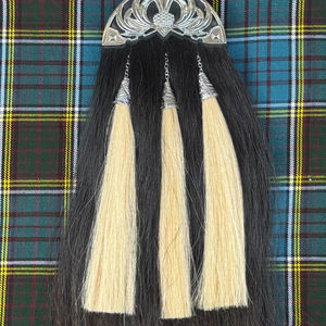 Nueva llegada: Bolsa de gaita de cajón (sporran) con acabado antiguo y cabeza de ciervo, con cantle de cuero y metal. Venta al por mayor disponible. - Product Image 1