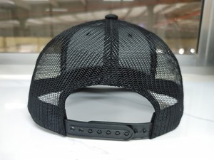 ผลิตในเวียดนาม, หมวกแก๊ปทรงทรัคเกอร์ผู้ใหญ่ตาข่ายสีขาวเย็น 6 แผง ตกแต่งด้วยแผ่นหนังแบบกำหนดเอง, สไตล์มินิมอลสำหรับกิจกรรมกลางแจ้ง - Product Image 4