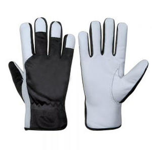 ถุงมืออุตสาหกรรมทั่วไปหรือถุงมือช่างเคลือบสีดำบริเวณฝ่ามือ พร้อมข้อมือผ้าสีเทาถักแบบถักนิตติ้ง ถุงมือนิรภัย - Product Image 3