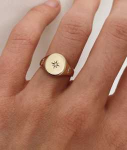 แหวนตราประทับเพชรทรงกลมเพาะเลี้ยงในห้องปฏิบัติการ ดีไซน์ดาว 14K ทองคำแท้ 11x10 มม. แบบมินิมอล สลักลายได้ ใช้ได้ทุกวัน แหวนวงเล็ก - Product Image 2