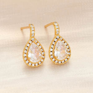 Exportador indio de pendientes de diamantes cultivados en laboratorio, joyería fina de oro genuino, proveedor de joyería personalizada disponible con un atractivo empaque. - Product Image 3