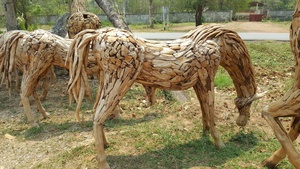 Sculpture d'éléphant en bois flotté écologique pour les décorations de Bar Mitzvah - Product Image 2