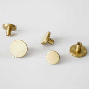 Bouton de meuble rond moderne en laiton massif, finition or brossé, pour tiroir de cuisine, armoire, quincaillerie de meubles - Product Image 3