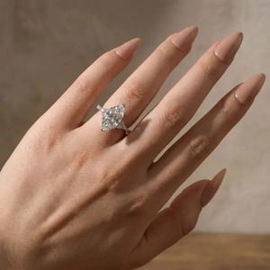 Bague de fiançailles élégante en argent sterling plaqué or avec pierre latérale taille marquise, diamant fin couleur D clarté VVS – En promotion - Product Image 3