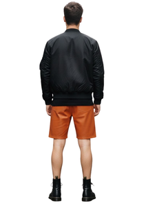 กางเกงขาสั้นหนังแท้ผู้ชายสั่งทำพิเศษ กระเป๋าซิปคู่ด้านหน้า ทรงเข้ารูป แฟชั่นสตรีทแวร์ ความยาวระดับเข่า ลายจุดประดับลูกปัด - Product Image 5