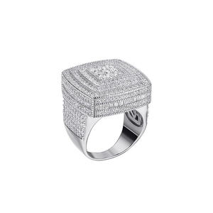 Bague de luxe pour homme en argent sterling 925 avec diamant Moissanite, face carrée audacieuse, multiples rangées scintillantes et bijoux en gros - Product Image 1