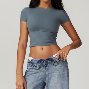 T-shirt court décontracté en coton pour femme, col rond, style streetwear, haute qualité, idéal pour l'été - Product Image 6