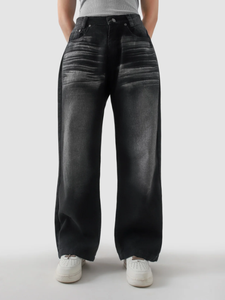 Vaqueros de mezclilla blancos 100% algodón personalizados con lavado ácido, efecto desgastado en las piernas y corte acampanado - Product Image 2