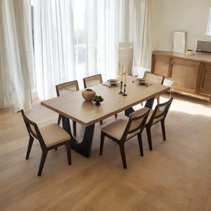 Ensemble de salle à manger en bois de style moderne du milieu du siècle, table rectangulaire avec chaises à dossier en rotin, ensemble de 7 pièces pour usage en ferme et en hôtel - Product Image 2